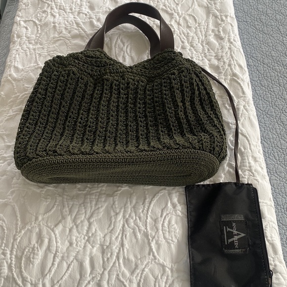 Anne Klein handbag with attached change purse - Picture 4 of 8